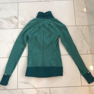 Runderful Lululemon Pull Over Sz 4